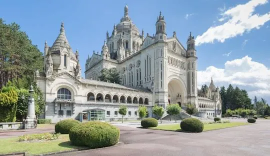 Basilica of Sainte-Thérèse, Lisieux