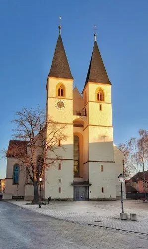 Stiftsbasilika St. Vitus und St. Deocar