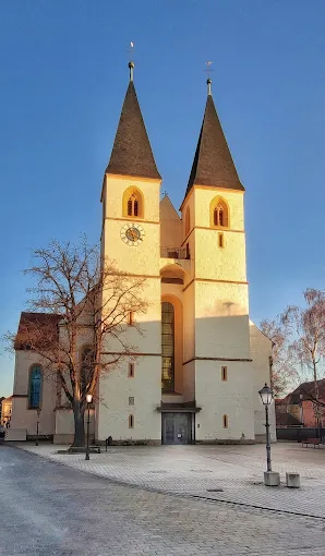 Stiftsbasilika St. Vitus und St. Deocar