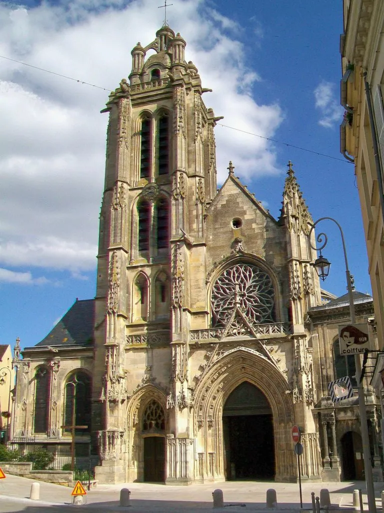 pontoise-cathedral-france-768x1024